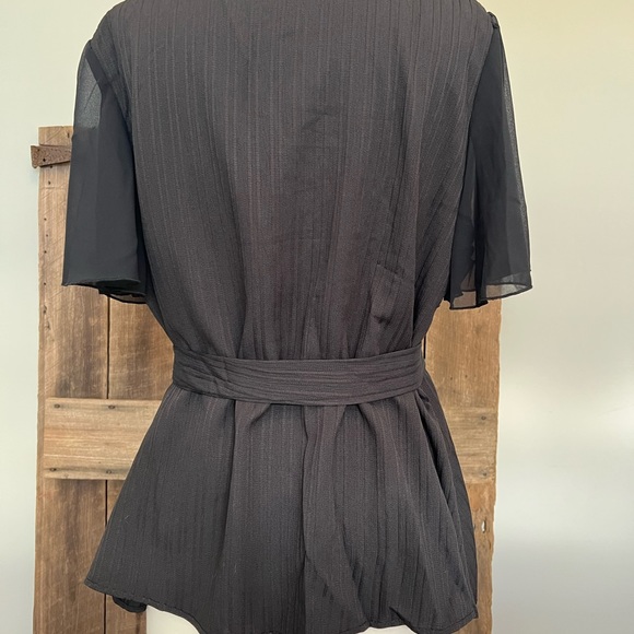 SKUE CURVE Size 1X Black Wrap Around Blouse - Picture 2 of 10
